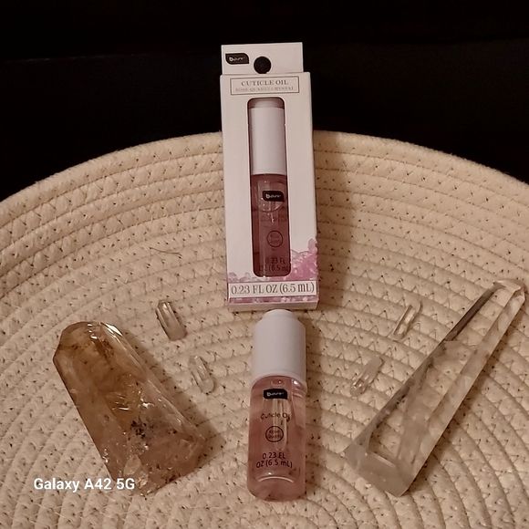 Crystal Infused Cuticle Oils Green Adventurine, Purple Amethyst, Rose Quartz NIB - Picture 2 of 5